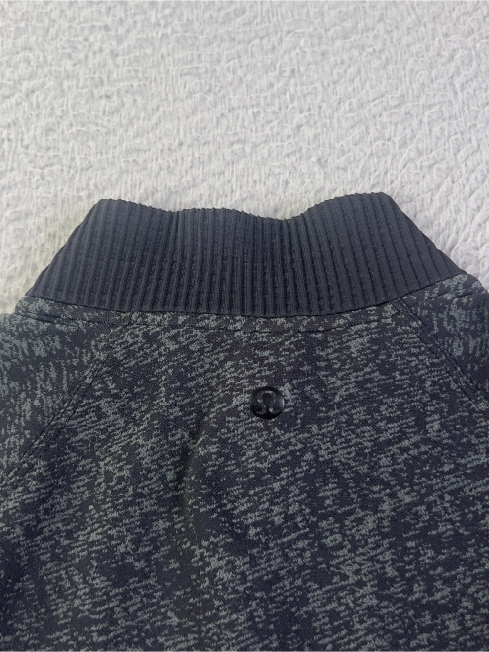 Lululemon Quarter Zip Pullover Womens 8 Gray Black Charcoal Athletic Preppy LS - Picture 6 of 9